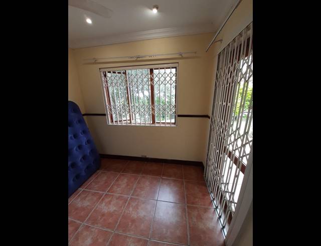3 BEDROOM HOUSE FOR SALE IN SEAWARD ESTATES